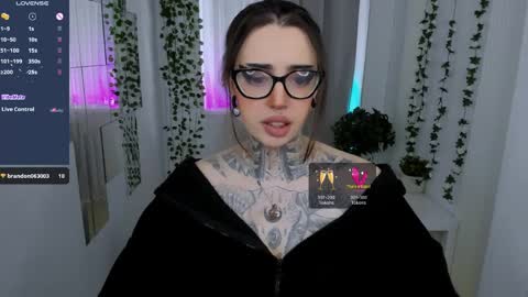 dixipixi_ online show from April 2026 05:48:02 AM