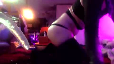 Izzy Knyx online show from December 2025 07:13:02 AM