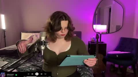 Snapshot of djentslut chatting on December 2024 11:02:02 PM djentslut online show from December 2024 11:02:02 PM