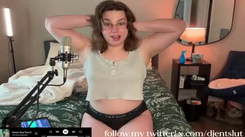 Snapshot of djentslut chatting on December 2024 05:22:02 PM djentslut online show from December 2024 05:22:02 PM