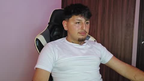 Snapshot of djsex_yerknox chatting on June 2026 02:53:01 AM yerknox online show from June 2026 02:53:01 AM