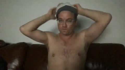 Snapshot of djswpy chatting on February 2026 09:37:01 AM TriflinYoBitch online show from February 2026 09:37:01 AM