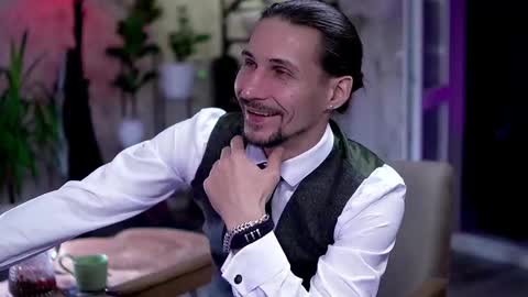 Snapshot of dl_raven chatting on October 2025 01:28:01 AM Silverhand online show from October 2025 01:28:01 AM