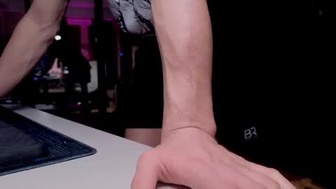 Snapshot of dl_raven chatting on March 2026 05:39:02 PM Silverhand online show from March 2026 05:39:02 PM