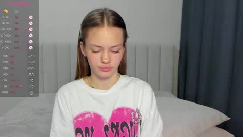 Polly and Kiriko online show from October 2025 10:32:02 PM