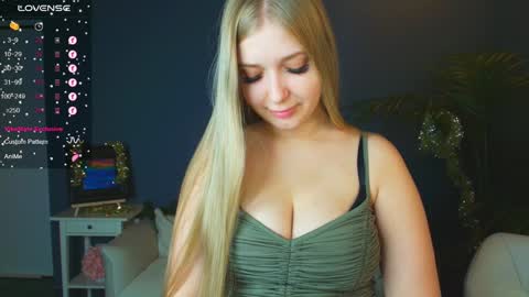 Snapshot of do_u_want_alice chatting on December 2024 02:56:02 AM Alice online show from December 2024 02:56:02 AM
