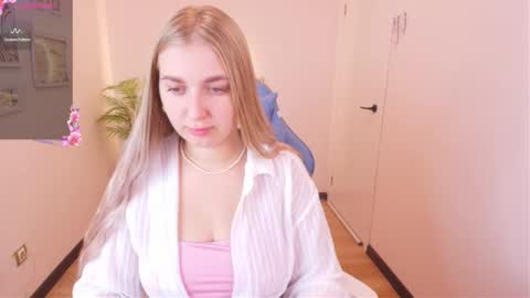 Snapshot of do_u_want_alice chatting on September 2025 02:44:01 AM Alice online show from September 2025 02:44:01 AM