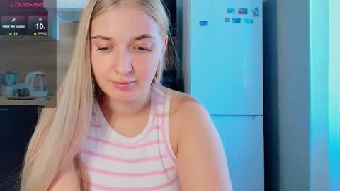 Snapshot of do_u_want_alice chatting on September 2025 07:23:01 AM Alice online show from September 2025 07:23:01 AM