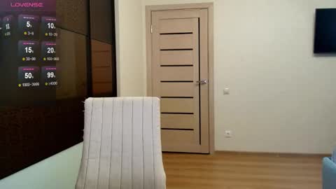 Snapshot of do_u_want_alice chatting on November 2025 04:24:01 AM Alice online show from November 2025 04:24:01 AM