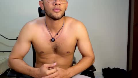 Snapshot of doc_clark chatting on March 2026 11:41:02 PM Jm online show from March 2026 11:41:02 PM