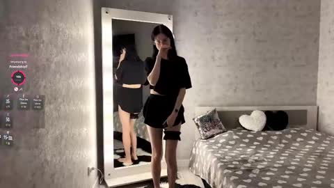 Annie PVT IS OPEN online show from October 2025 09:15:02 PM