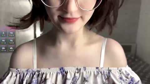 Snapshot of dodiebabikian chatting on June 2026 10:00:02 PM Annie PVT IS OPEN online show from June 2026 10:00:02 PM