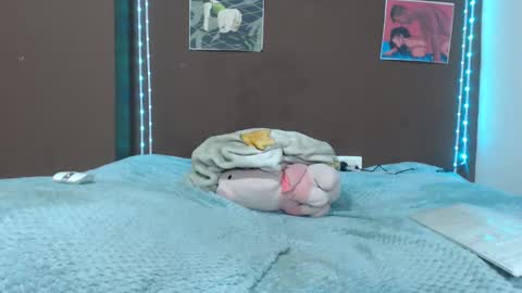 Snapshot of doeschi_fox chatting on June 2026 02:46:01 AM doeschi_fox online show from June 2026 02:46:01 AM