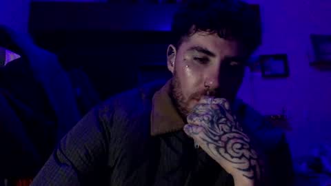 Snapshot of dogboi666 chatting on January 2025 02:29:02 AM Dogboi online show from January 2025 02:29:02 AM