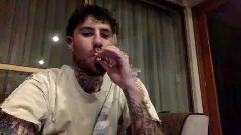 Snapshot of dogboi666 chatting on January 2025 05:58:01 AM Dogboi online show from January 2025 05:58:01 AM