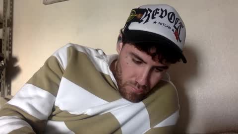 Snapshot of dogboi666 chatting on February 2025 06:37:01 PM Dogboi online show from February 2025 06:37:01 PM