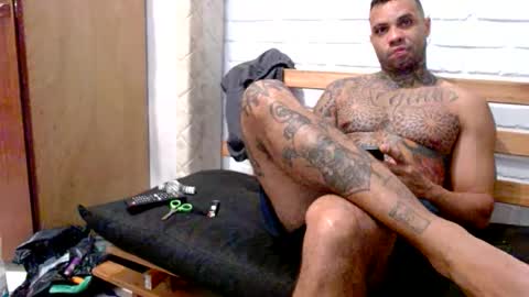 Snapshot of dogtattoo77 chatting on October 2025 09:20:01 PM dogtattoo77 online show from October 2025 09:20:01 PM