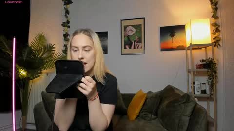 Snapshot of dolce_betty chatting on March 2025 06:13:02 AM Betty online show from March 2025 06:13:02 AM