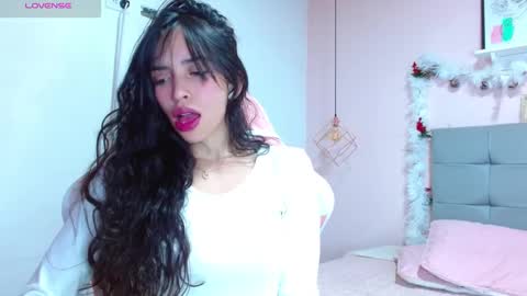 Snapshot of dolce_horny chatting on December 2024 04:37:01 PM Dolce online show from December 2024 04:37:01 PM