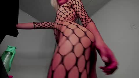 Ludika Santiago online show from March 2025 12:00:02 AM