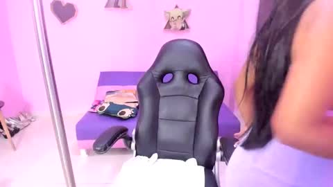 sofia de la torre online show from October 2025 07:58:02 PM