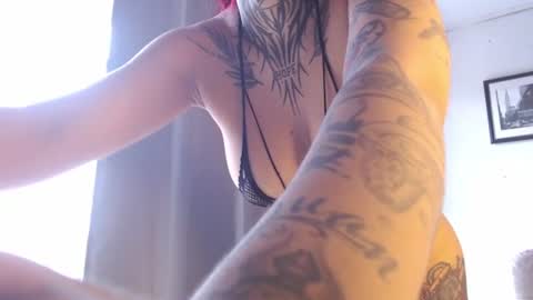 doll_and_thebrown online show from June 2026 02:08:01 PM