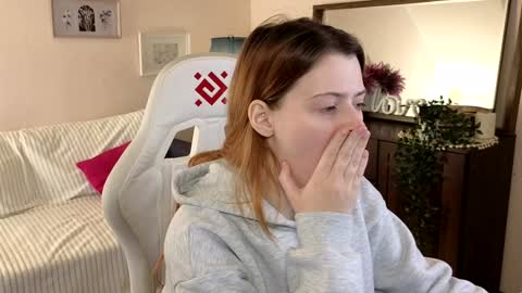 Snapshot of doll_lesli chatting on December 2024 02:09:01 PM Your doll Lesli online show from December 2024 02:09:01 PM