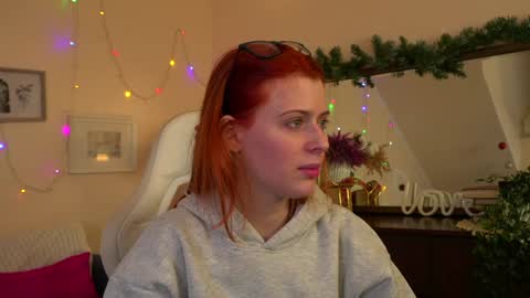 Snapshot of doll_lesli chatting on December 2024 02:33:02 PM Your doll Lesli online show from December 2024 02:33:02 PM