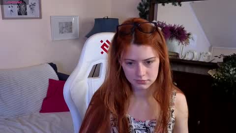 Snapshot of doll_lesli chatting on January 2025 02:43:01 PM Your doll Lesli online show from January 2025 02:43:01 PM