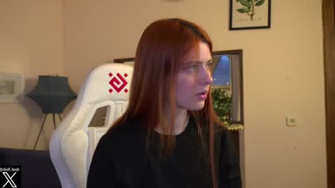 Snapshot of doll_lesli chatting on February 2025 02:24:01 PM Your doll Lesli online show from February 2025 02:24:01 PM