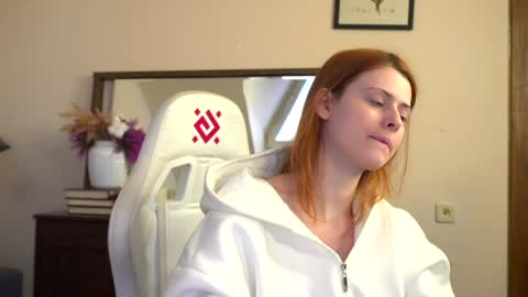 Snapshot of doll_lesli chatting on February 2025 02:16:02 PM Your doll Lesli online show from February 2025 02:16:02 PM