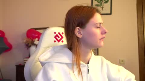 Snapshot of doll_lesli chatting on February 2025 02:20:01 PM Your doll Lesli online show from February 2025 02:20:01 PM