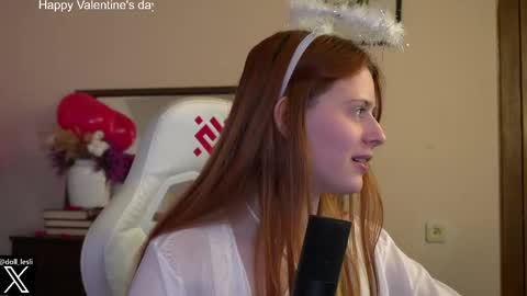 Snapshot of doll_lesli chatting on February 2025 09:10:01 PM Your doll Lesli online show from February 2025 09:10:01 PM