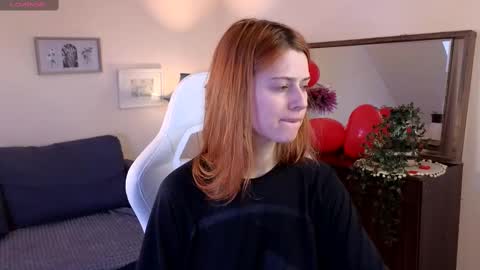 Snapshot of doll_lesli chatting on February 2025 02:19:02 PM Your doll Lesli online show from February 2025 02:19:02 PM