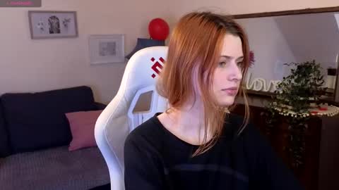 Snapshot of doll_lesli chatting on February 2025 02:46:02 PM Your doll Lesli online show from February 2025 02:46:02 PM