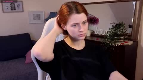 Snapshot of doll_lesli chatting on February 2025 02:10:02 PM Your doll Lesli online show from February 2025 02:10:02 PM