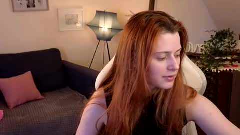 Snapshot of doll_lesli chatting on February 2025 05:15:01 PM Your doll Lesli online show from February 2025 05:15:01 PM