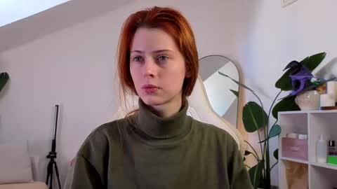 Snapshot of doll_lesli chatting on October 2025 09:10:02 AM Your doll Lesli online show from October 2025 09:10:02 AM