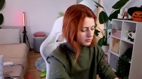 Snapshot of doll_lesli chatting on October 2025 09:21:02 AM Your doll Lesli online show from October 2025 09:21:02 AM