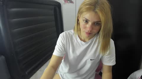 Snapshot of doll_oriana chatting on December 2024 04:58:01 PM doll_oriana online show from December 2024 04:58:01 PM