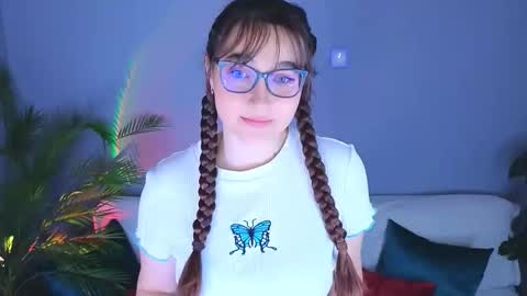 Snapshot of doll_tessa chatting on September 2025 03:28:02 PM Tessa online show from September 2025 03:28:02 PM