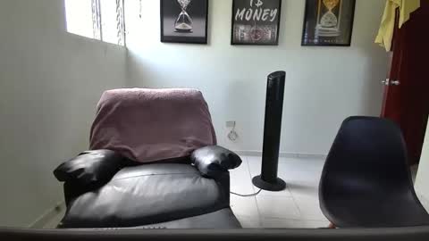 DollarHot30 online show from April 2026 01:24:02 PM