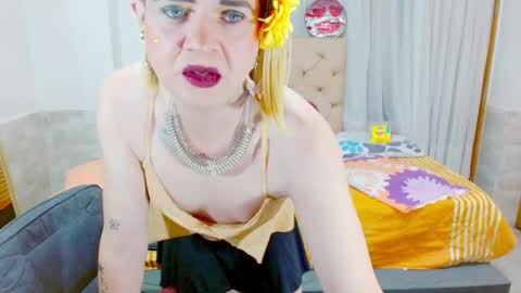 Snapshot of dolldirtyxxx1 chatting on May 2026 05:01:02 AM ilona online show from May 2026 05:01:02 AM
