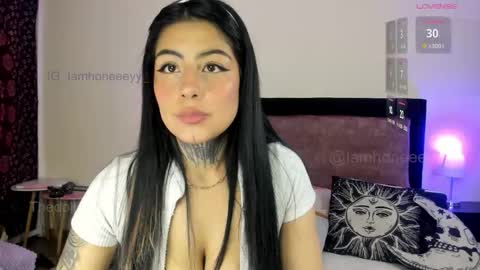 Snapshot of dollhoneycam chatting on March 2026 08:18:02 AM HONEY online show from March 2026 08:18:02 AM