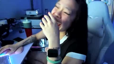 Snapshot of dolllface chatting on April 2026 04:34:01 AM DOLLLFACE online show from April 2026 04:34:01 AM