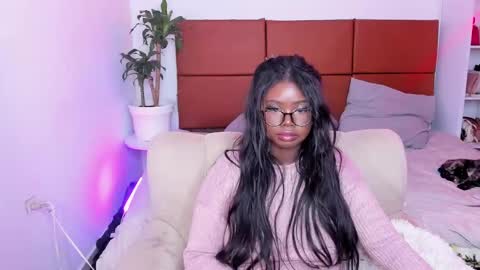 Snapshot of dolly_paige chatting on January 2025 02:22:01 AM emily -- online show from January 2025 02:22:01 AM
