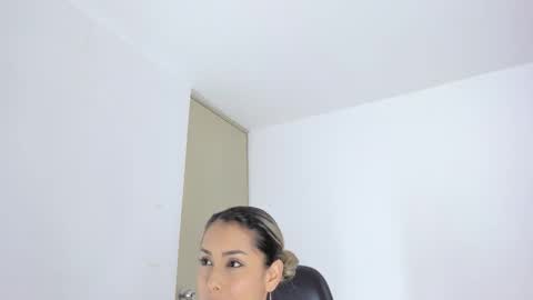 Snapshot of dolly_walker chatting on January 2026 09:46:01 PM dolly walker online show from January 2026 09:46:01 PM