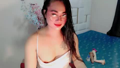 Snapshot of dolly_yume chatting on September 2025 01:01:01 PM YUMEE online show from September 2025 01:01:01 PM