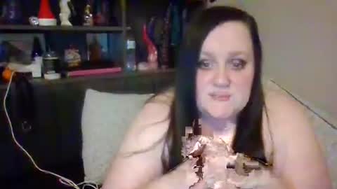 Snapshot of dollydarkside chatting on February 2026 12:33:02 AM dollydarkside online show from February 2026 12:33:02 AM