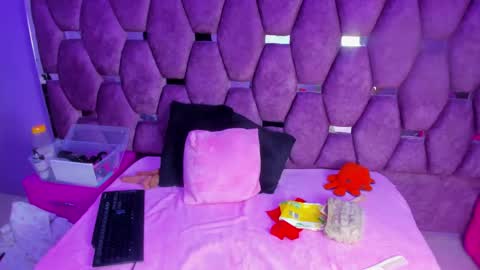 dollyjuicy1 online show from October 2025 03:47:02 AM